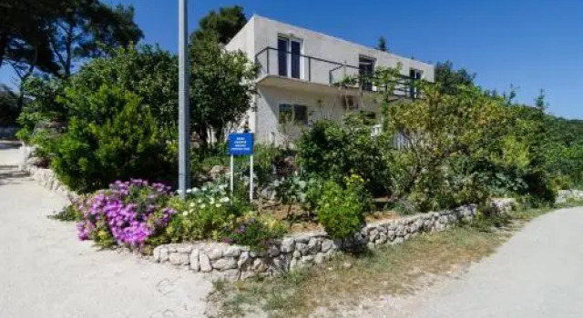 Rooms Ruža, Забронировать Отель Саплунара Остров Мльет, рядом с Пляж Велика Саплунара