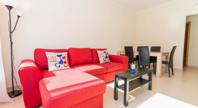 15min walk to Cabanas center, Pool, Wifi, Bbq and air-conditioning