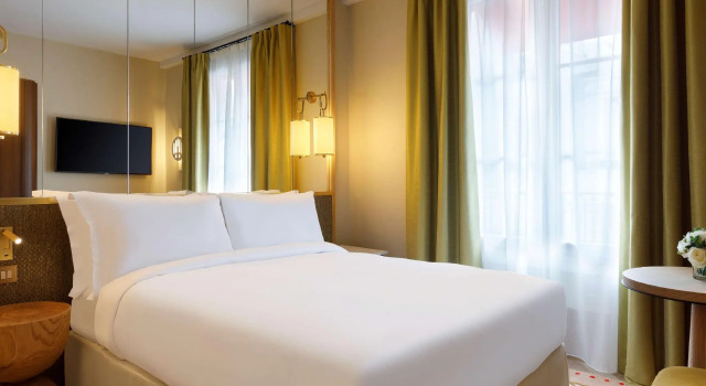 Двухместный номер Deluxe Le Belgrand Hotel Paris Champs Elysees, Tapestry By Hilton