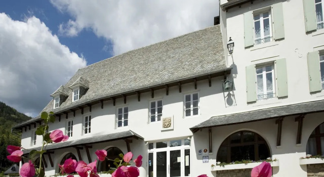 Hôtel La Rivière, Book Hotel Entraygues-sur-Truyere Aveyron