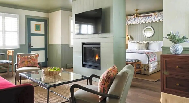 The LPP люкс Fireplace Le Petit Pali at 8th Ave