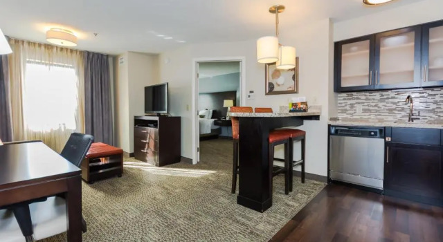 Номер Standard Staybridge Suites Grand Forks by IHG