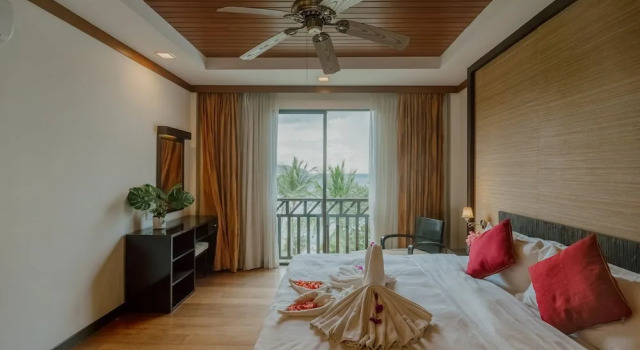 Люкс c 1 комнатой с балконом и с видом на море Borneo Beach Villa & Suite