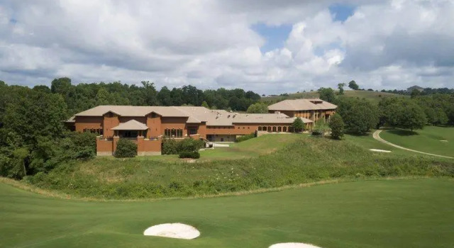 Кровать в общем номере Montgomery Marriott Prattville Hotel & Conference Center at Capitol Hill