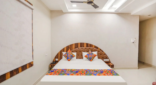 Номер Deluxe FabHotel TS Inn