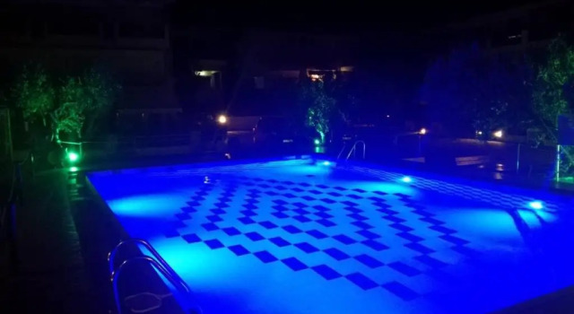 Коттедж Μaisonette of 6 persons, 50 meters from the sea