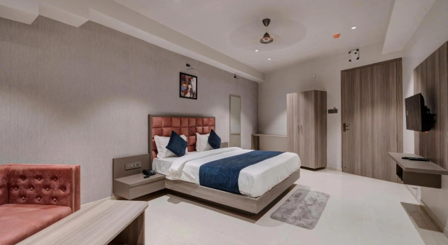 Hotel Sparsh Divine, Varaa Hotelli Hotellit Gujarat pysäköinnillä, Pysäköinti