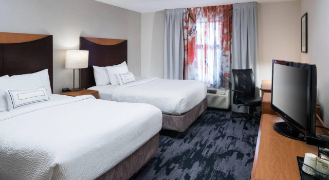 Четырёхместный номер Standard Fairfield Inn & Suites South Bend at Notre Dame