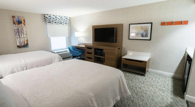 Четырёхместный номер Standard Hampton Inn Clarks Summit