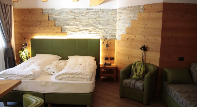 Lupo Bianco, Rezervasyon Otel Canazei Trentino Alto Adige