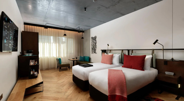 QT Deluxe Twin room QT Melbourne