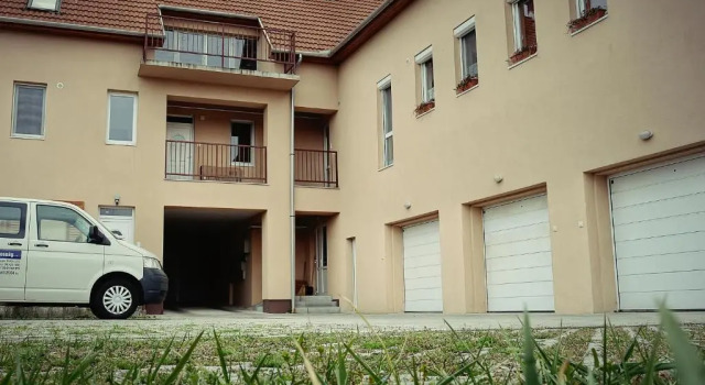Family Residence, Buchen Sie Ferienwohnung Eger 