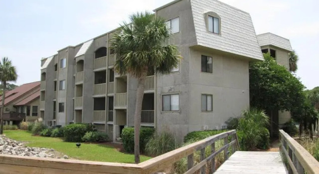 Cozy Villa w/ Gorgeous Marsh & Canal Views - Near Beach Club & Tennis