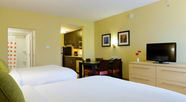 Четырёхместная студия TownePlace Suites by Marriott Frederick