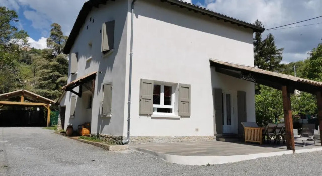 Maison 3 étoiles avec jardin pour familles, sportifs, curistes..., Забронировать Отель Динь-ле-Бен Route Napoléon, рядом с Fondation Alexandra David-Néel