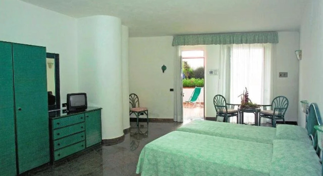 Parco San Marco, Забронировать Отель Бизнес-отели Форио, 4* 5*