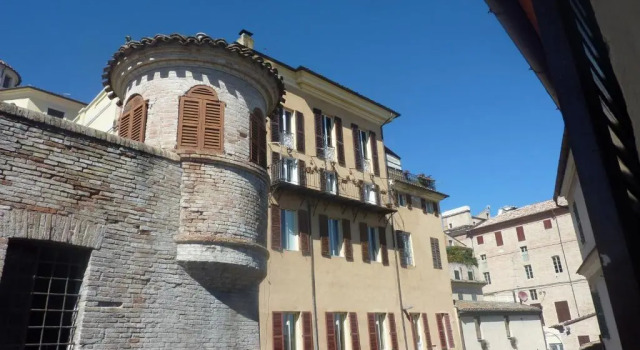 Al Pergolesi B&B, Забронировать Отель «постель и завтрак» Джези 