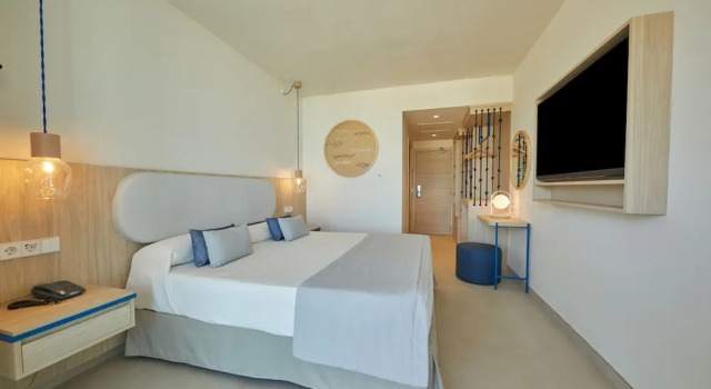 Двухместный номер Standard с балконом TUI BLUE Victoria Menorca