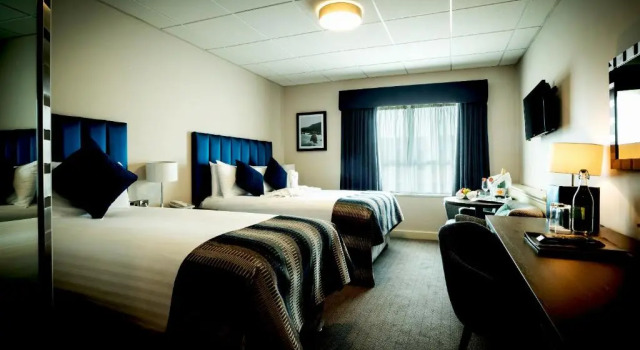 Трёхместный номер Standard Greenhills Hotel Limerick
