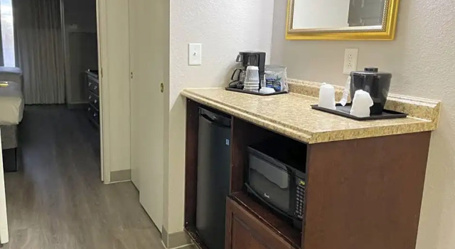 Двухместный номер Standard Country Inn & Suites by Radisson, Albany, GA