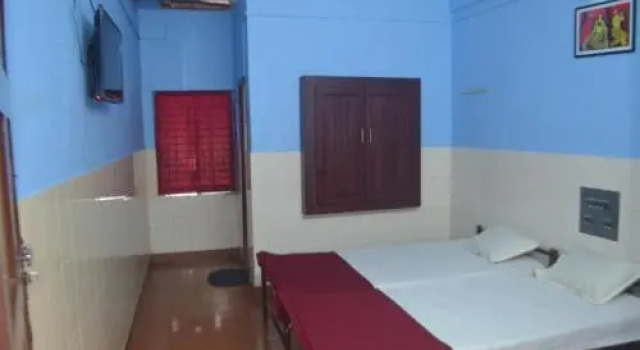 Parakkal Tourist Home