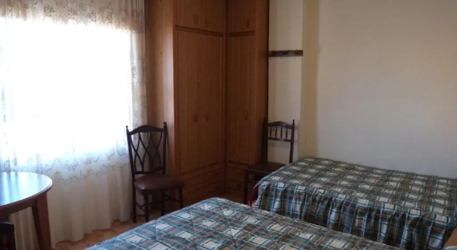 Hostal Isabel, Book Hotel Hotels in Aragon with Parking, Parking
