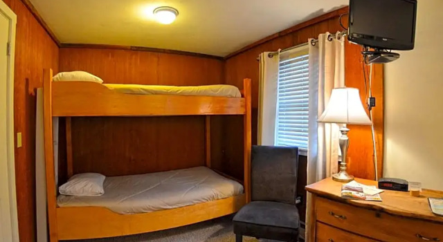 Номер Comfort Hyde Away Inn