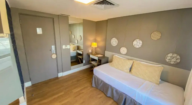 Люкс с балконом Magna Praia Hotel