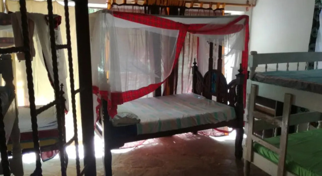 Travellers Paradise Diani - Hostel, Rezervasyon Pansiyon / Hostel Diani Beach 