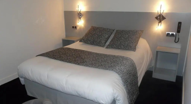 Двухместный номер Superior Logis Hotel des Ducs