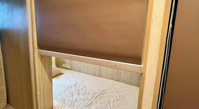 Кровать в общем номере Comfy Crib Hostel 2