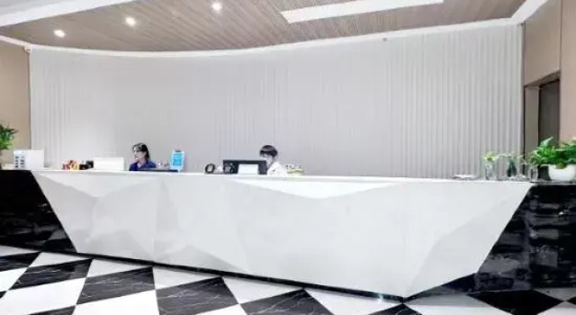 Lixin colorful art Hotel