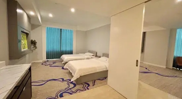 Люкс Hohhot Jinyun Express Hotel (Kuangxiangzi Food Street Affiliated Hospital)