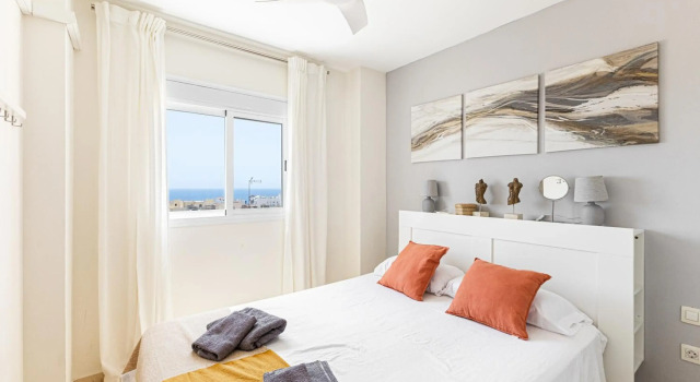 3 bedroom apartment with private rooftop terrace, Забронировать Апартаменты/квартира Апартаменты Нерха, рядом с Церковь Эль-Сальвадор, Апартаменты/квартира