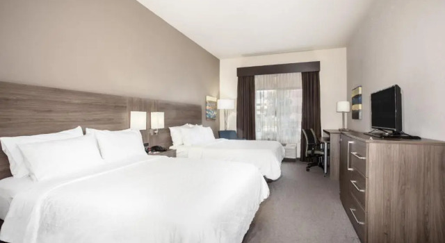 Двухместный номер Standard Holiday Inn Express & Suites Manhattan by IHG