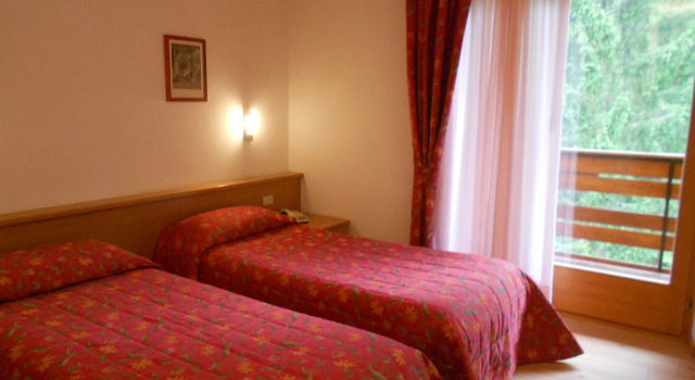 Garni Lago Nembia, จอง โรงแรม San Lorenzo Dorsino ประเทศอิตาลี