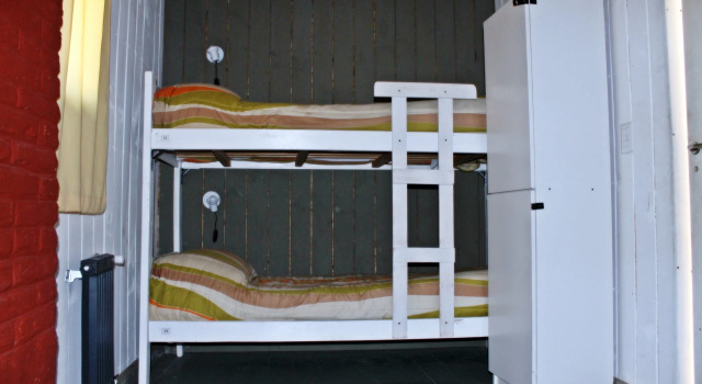 Alhue Patagonia Hostel, Забронировать Хостел Недорогие отели Сан-Мартин-де-лос-Андес, рядом с Горнолыжный курорт San Martin de Los Andes, недорого