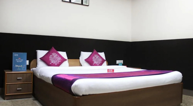 OYO 1327 Inchara Hotel, Rezervovat Hotel Hotely v Bangalore s parkováním, Parkování