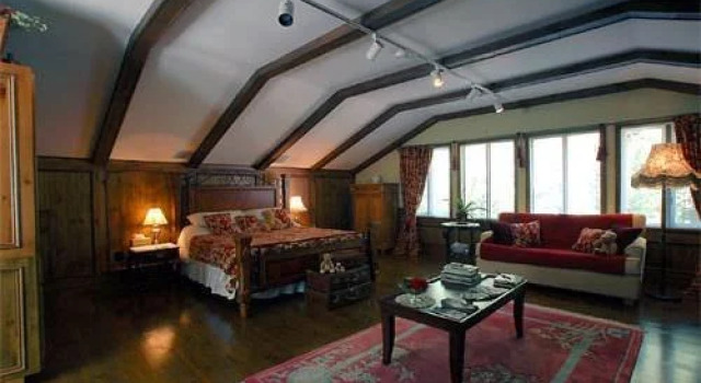 Brock Hollow B & B