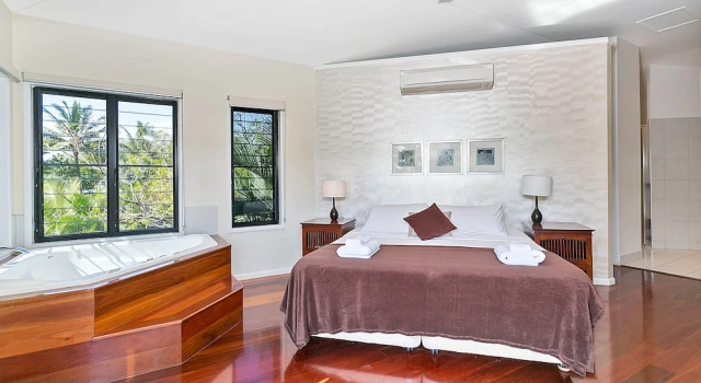 Beachcomber Holiday House