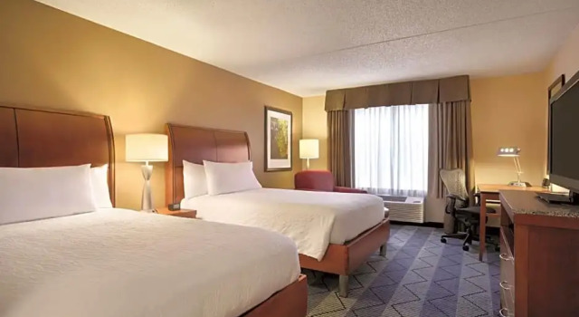 Четырёхместный номер Premium Hilton Garden Inn Lancaster