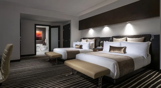 Четырёхместный номер Luxury Canyon View Red Rock Casino, Resort and Spa