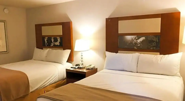 Четырёхместный номер Standard Sunrise Inn