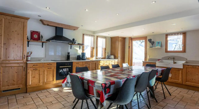 Chalet 4 Étoiles 13 Pers. à La Clusaz - Grande Terrasse, Garage, WIFI, Arrêt Skibus à Proximité - FR-1-437-81, Забронировать Шале Ла-Клюза Лыжный курорт на озере Анси