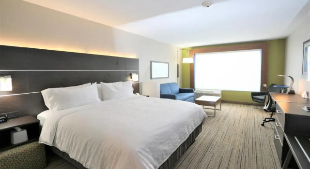 Двухместный номер Deluxe Holiday Inn Express & Suites Forney