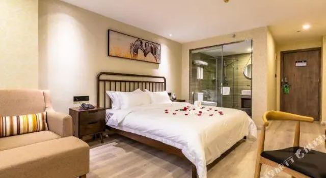 Banma Light Luxury Inn, Book Hotel Haikou Hainan