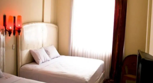 Camera Deluxe Hotel King's