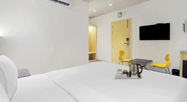 Номер Deluxe FabHotel Yellow Courtyard