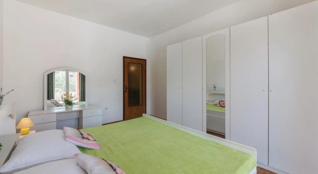 Nice Home in Liznjan With Wifi and 3 Bedrooms