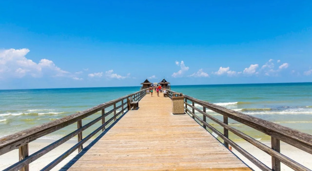 Коттедж Luxury Canal Grande Waterfront 6 Bedroom Holiday Home by Naples Florida
